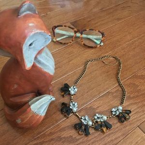 Tortoiseshell + pearl necklace